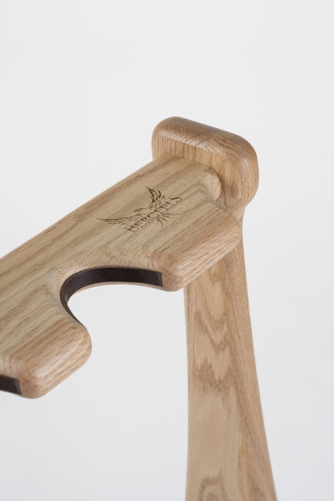 Bergfels Guitar Stand wild oak logo